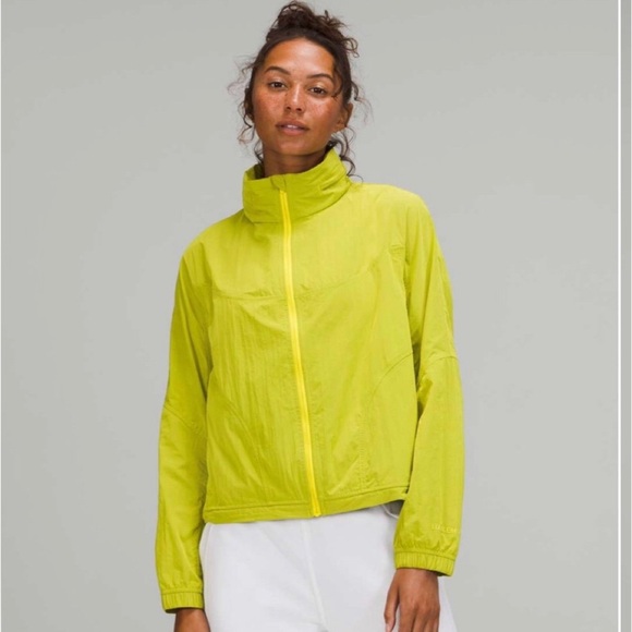 Lululemon light weight hooded jacket size 4 - Picture 1 of 9